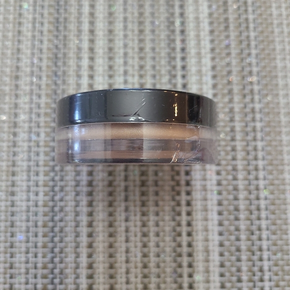 YC Collection Luminous Setting Powder - Picture 1 of 3